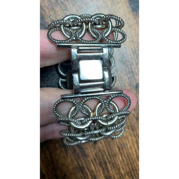 Geneva Platinum Womens Watch No. 5423 Japan Movement Gold Silver Tone Bangle EUC - Picture 4 of 4